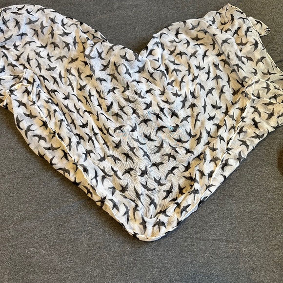 Bird Design Infinity Scarf - Picture 13 of 14